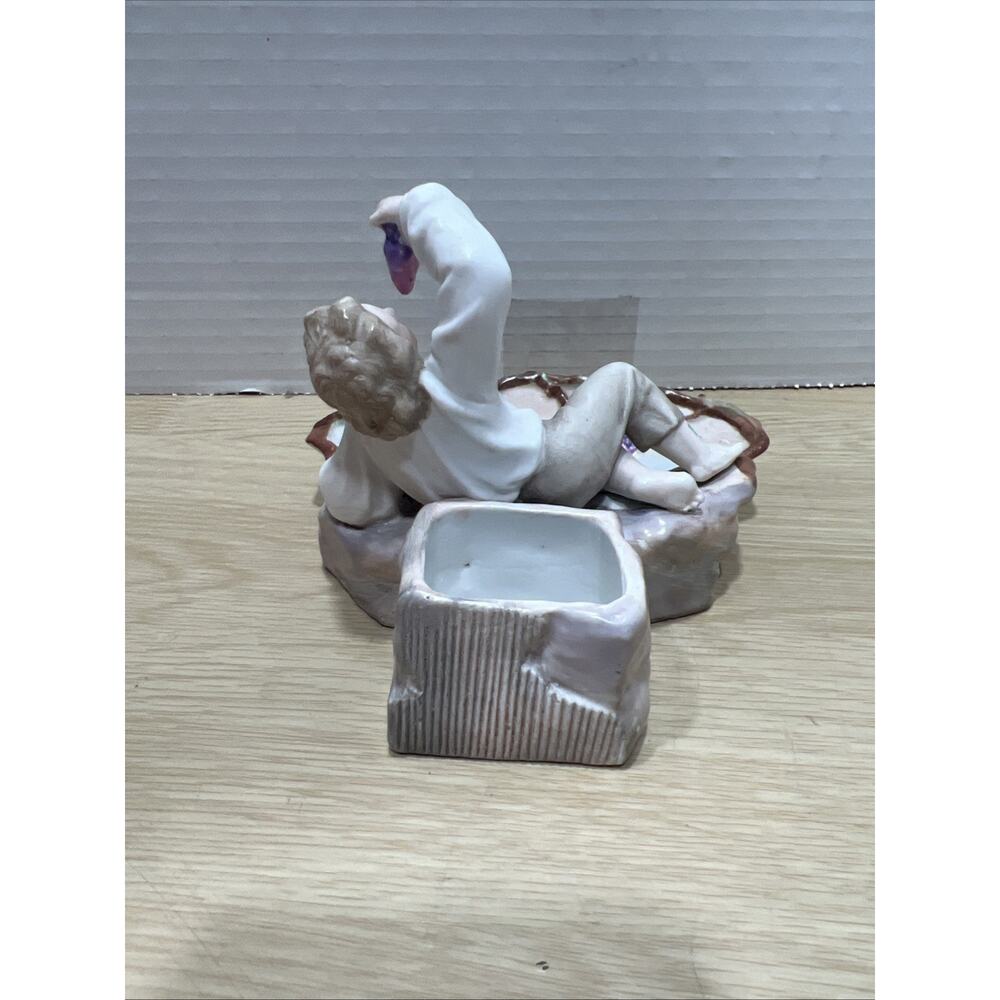 Vintage French Provincial Style Porcelain Child & Grapes Trinket Dish Read - Picture 4 of 15
